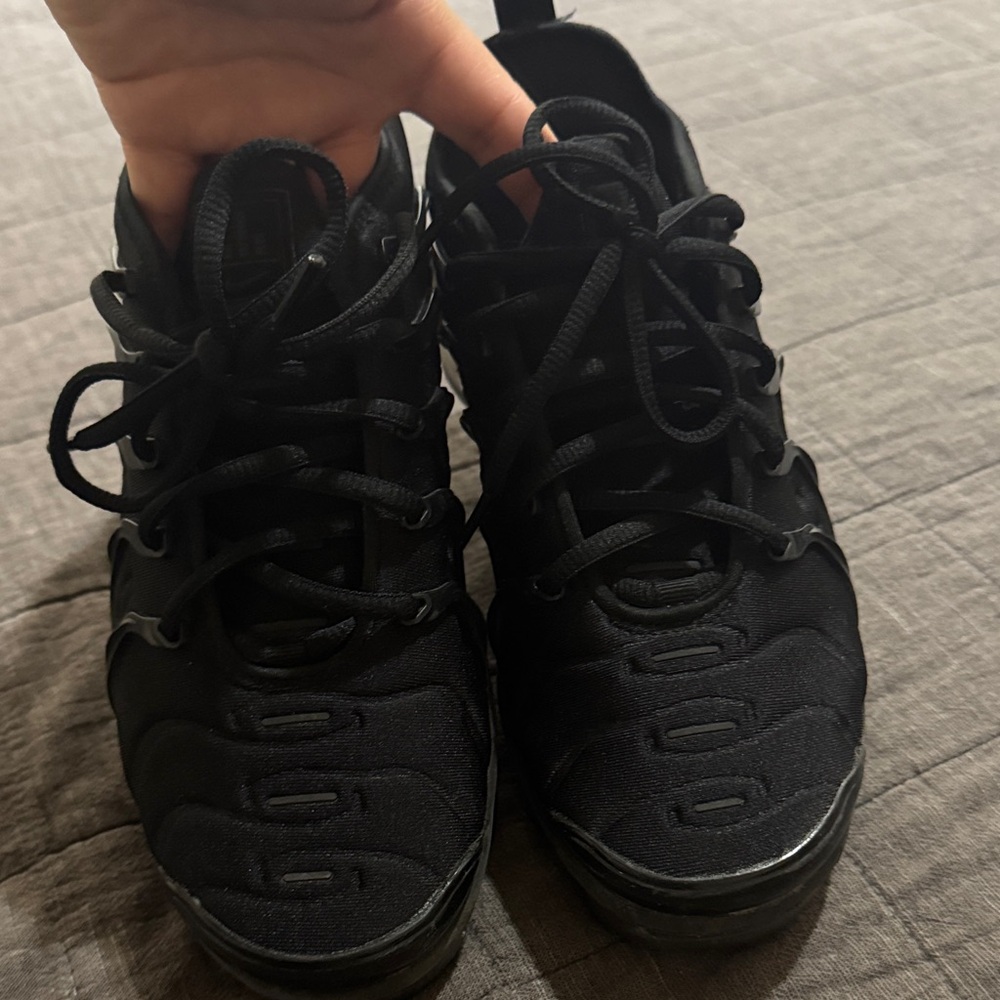 Nike Women’s All-Black Athletic Sneakers